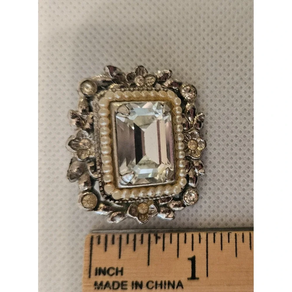 Vintage CORO Brooch -  Rhinestone Faceted Crystal White Pearl - Brooch - Classic